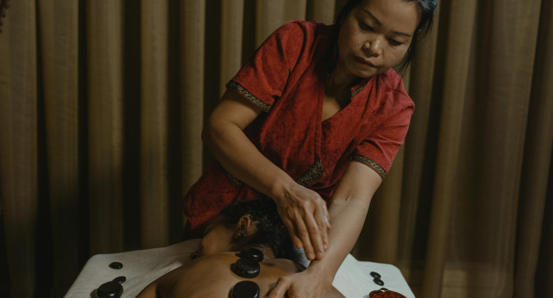 Gdy norweska policja odkrywa Amerykę… Seks w salonach tajskiego masażu