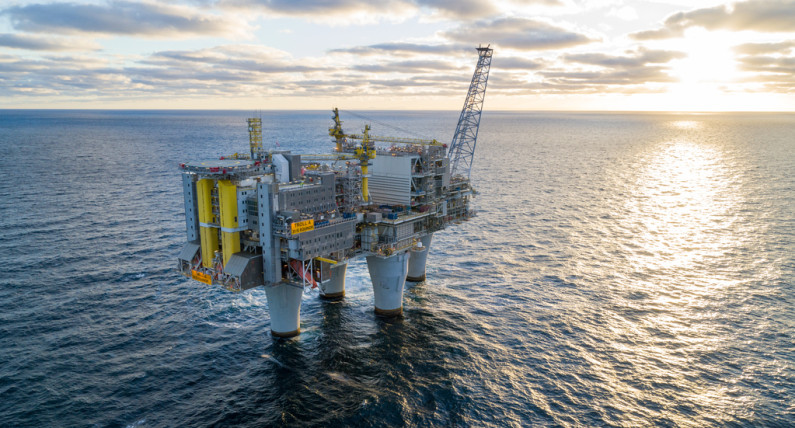 Największe zyski od lat. Norwegia sprzedaje ropę, gaz i... broń. Na liście odbiorców Polska