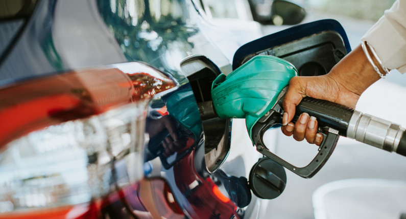 Parlament przegłosował obniżkę cen paliw w Norwegii. Wszystko wbrew woli rządu