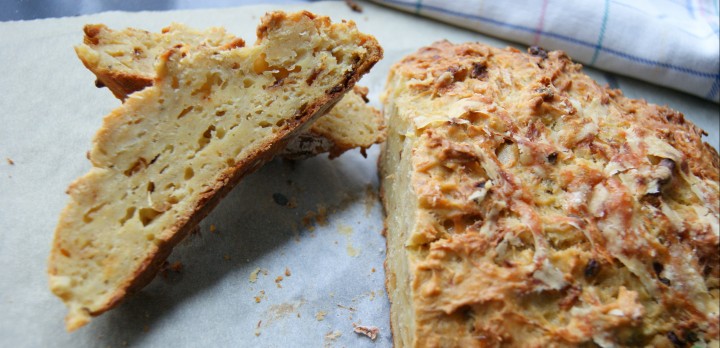 Chlebek ziemniaczano-cebulowy – pyszny dodatek do sałatek i zup