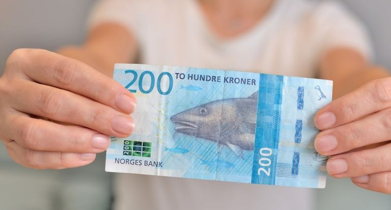 Jak wojna na Bliskim Wschodzie wpłynie na kurs NOK i twoje zarobki?