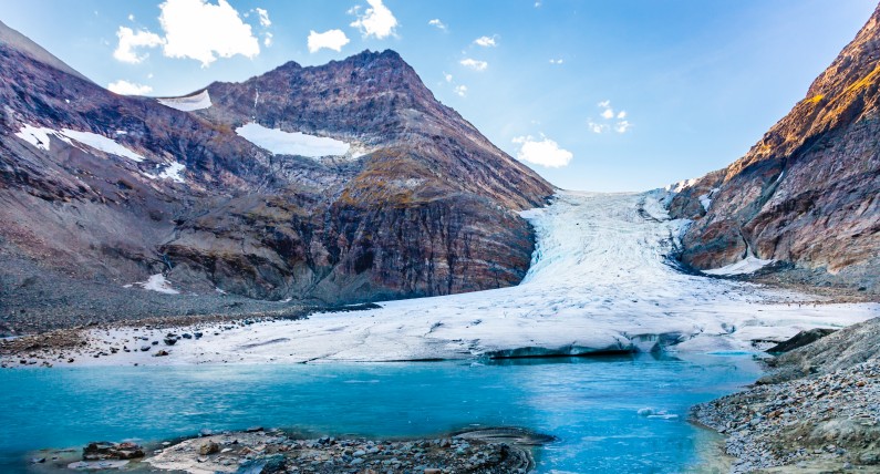 Prawie wszystkie lodowce w kraju fiordów się cofnęły. Najbardziej te na dalekiej Północy