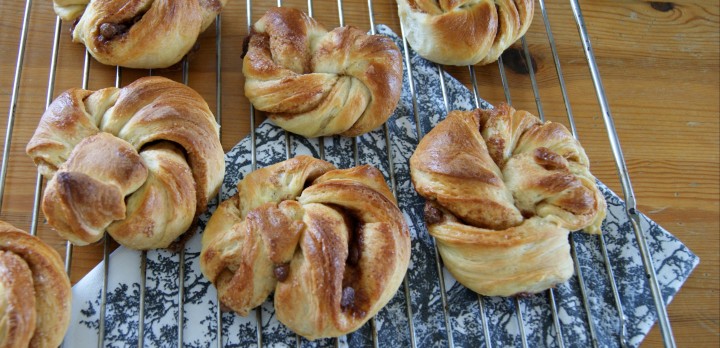 Klasyka norweskich wypieków: Kanelsnurrer – zakręcone cynamonowe bułeczki