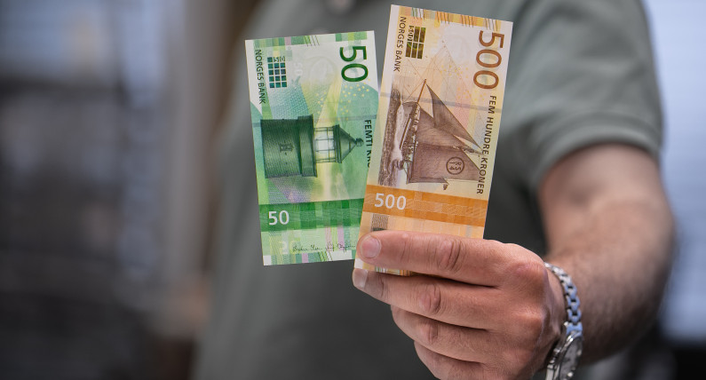 Inflacja spada, a stopy procentowe ani drgną. Kolejne gromy spadają na Norges Bank