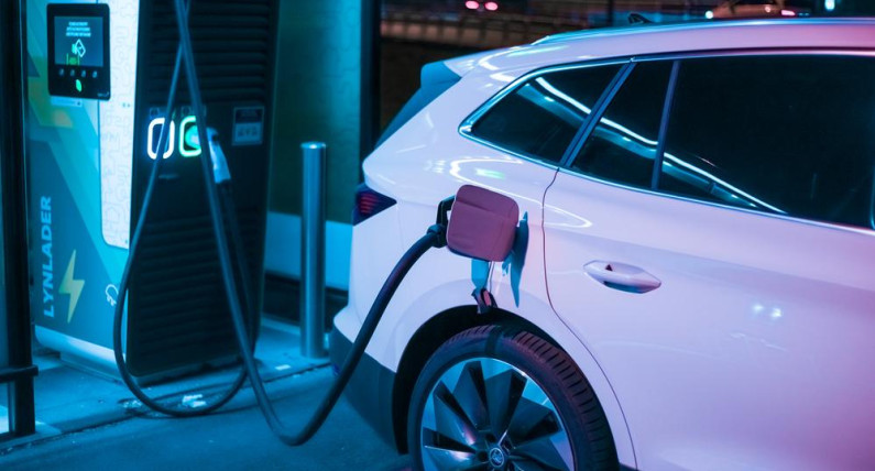 Elektryczny boom w Norwegii. Wiemy, ile procent aut to elbile