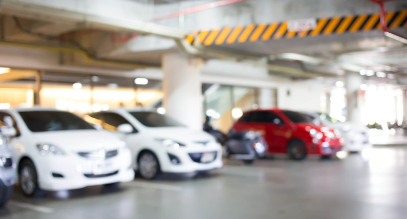 Po meble rowerem, na piwo samochodem? Oslo tnie miejsca parkingowe