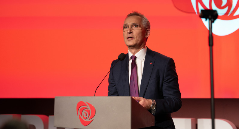 Stoltenberg proponuje eksperyment podatkowy dla młodych w Norwegii. Opozycja: „To żart?”