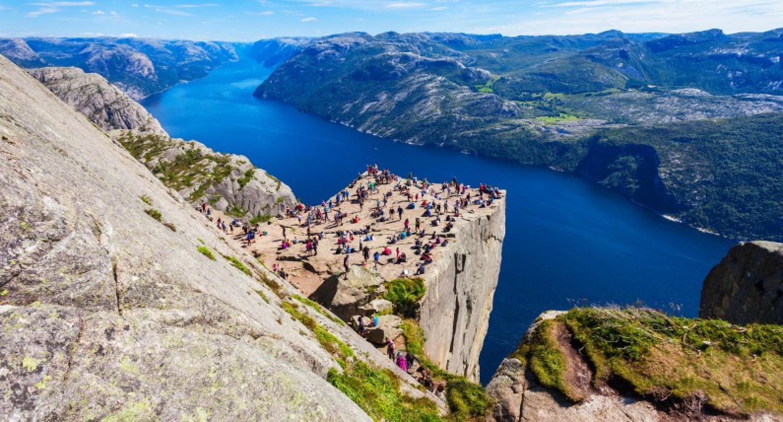 Minister sprawiedliwości apeluje: nie planujcie wakacji poza Norwegią
