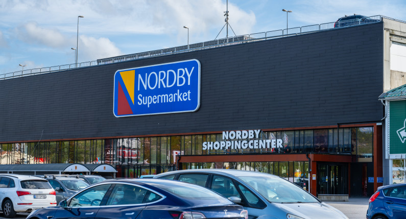 Sklepy mogą pójść na rekord. Mieszkańcy Norwegii korzystają z silniejszej korony