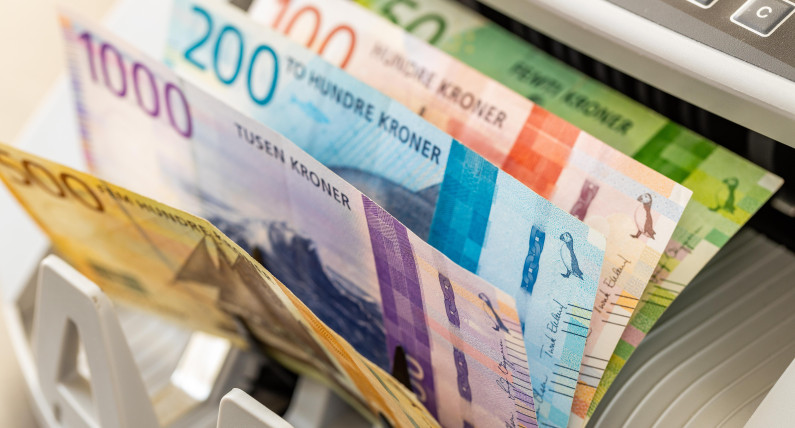 Norweska waluta traci impet. Ekonomiści wskazują na kluczowy problem