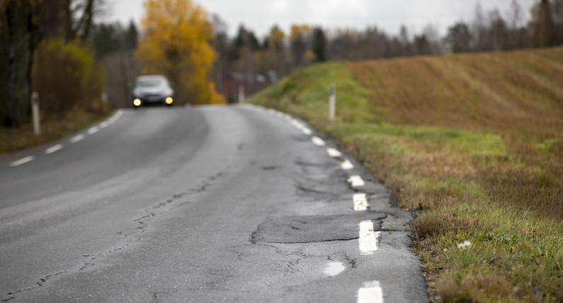 Chcą nowych inwestycji, a nie widzą dróg w ruinie. Kierowcy domagają się zmian