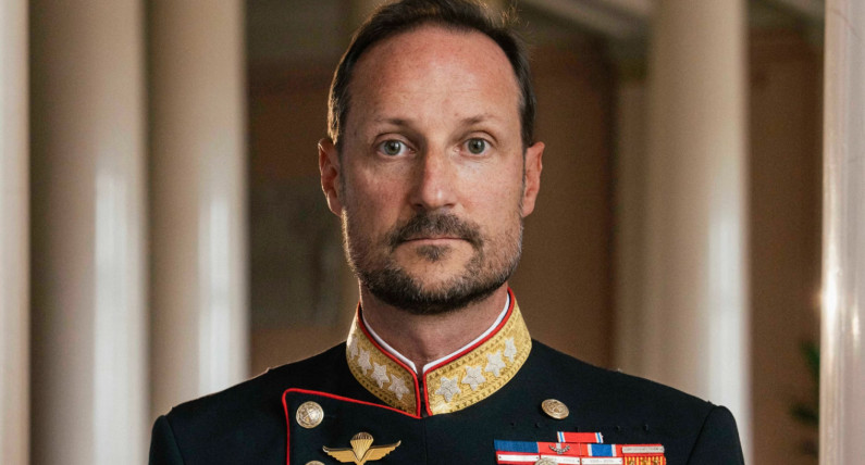 Haakon VIII po raz pierwszy przemówił jako król. Mówił o rodzinie, żałobie i przyszłości