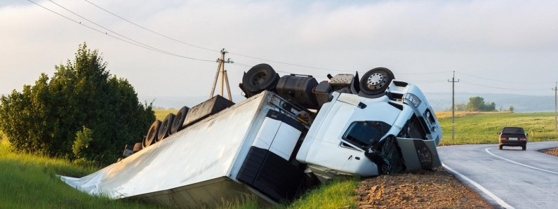 Wypadek polskiego kierowcy ciężarówki obok Sveio