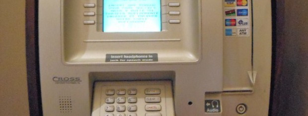 Polacy kradli PIN-kody i karty bankomatowe, po czym opróżniali konta