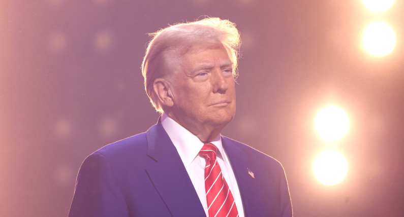„Unia Europejska powstała, aby wykiwać Stany Zjednoczone”. Trump zapowiada cła, które mogą dotknąć także Norwegię