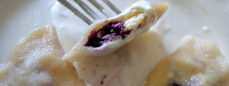 Pierogi z jagodami i twarogiem