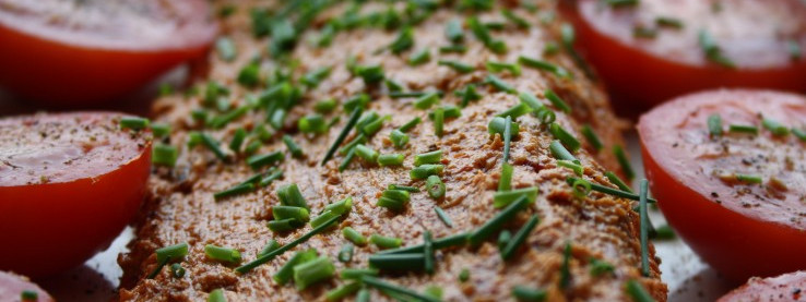 Łosoś z pomidorowym pesto