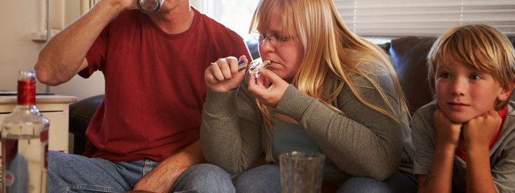 Pijani rodzice niszczą magię świąt