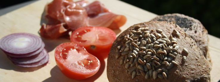 Jogurtowe bułki z mąki orkiszowej