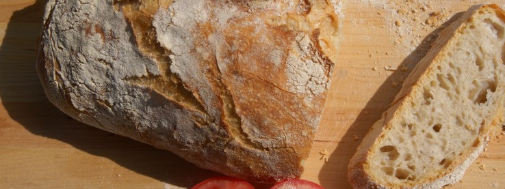 Pyszny chleb z chrupiącą skórką