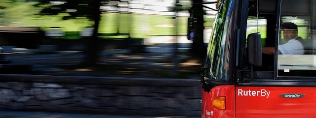 Kierowca autobusu chciał wyrzucić z pojazdu rodzinę…