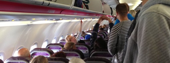 Warunki przewozu bagaży w różnych liniach lotniczych