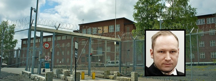 Stróże więzienni są wykończeni pilnowaniem Breivika