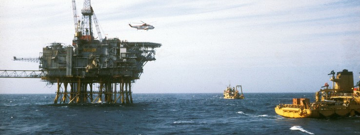 Około 15 tysięcy miejsc pracy mniej w przemyśle naftowym