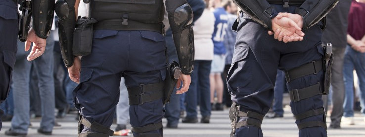 Uzbrojona policja na paradach z okazji 17. maja?