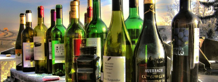 Alkohol dostarczany młodym pod same drzwi