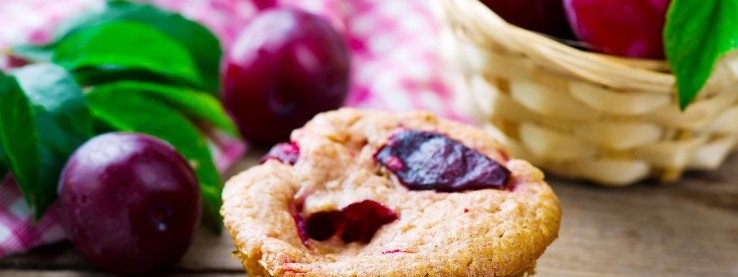 Puszyste muffiny ze śliwkami