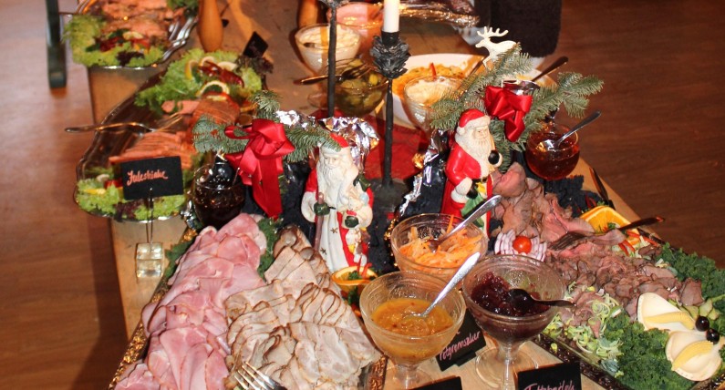 Ryba dla odważnych, marcepanowe figurki i svineribbe – co Norwegowie jedzą na święta?