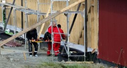 Polak spadł z pięciu metrów na betonową posadzkę