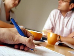 Polacy rzadziej szukają pracy za granicą