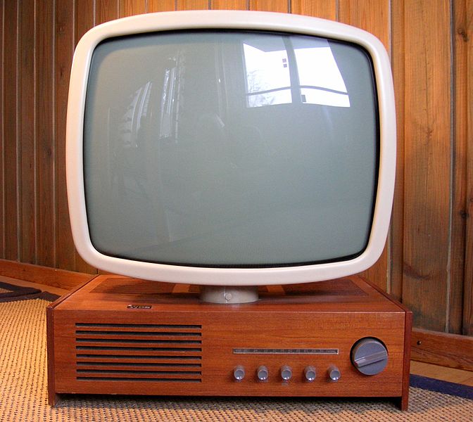 stary telewizor