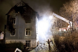 Losy dwóch Polaków wciąż nieznane - Dom spłonął doszczętnie 