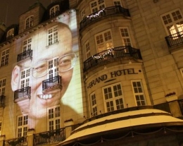  Światło nadzieji na cześć laureata Pokojowej Nagrody Nobla 