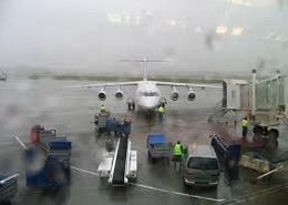 Jazda na lotnisko własnym samochodem może dużo kosztować