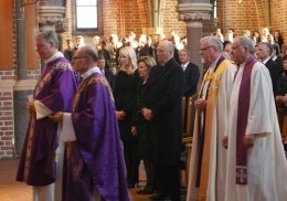 Król Norwegii dzieli, żałobę z Polakami [FOTO]