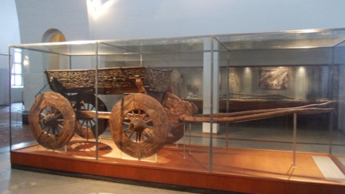 Kopia wikińskiego wozu ze słynnego statku z Oseberg powstaje w Polsce!
