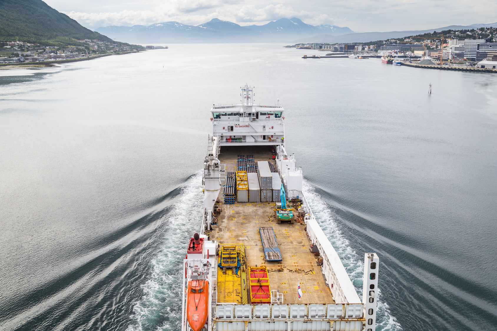 Różnica między eksportem a importem wyniosła niemal 100 mld koron.