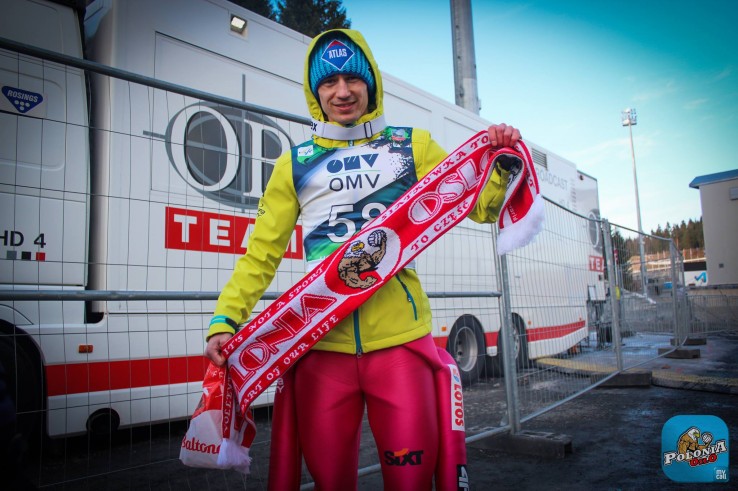 Kamil Stoch również trzymał klubowy szalik Polonii Oslo! Kamil Stoch również trzymał klubowy szalik Polonii Oslo!