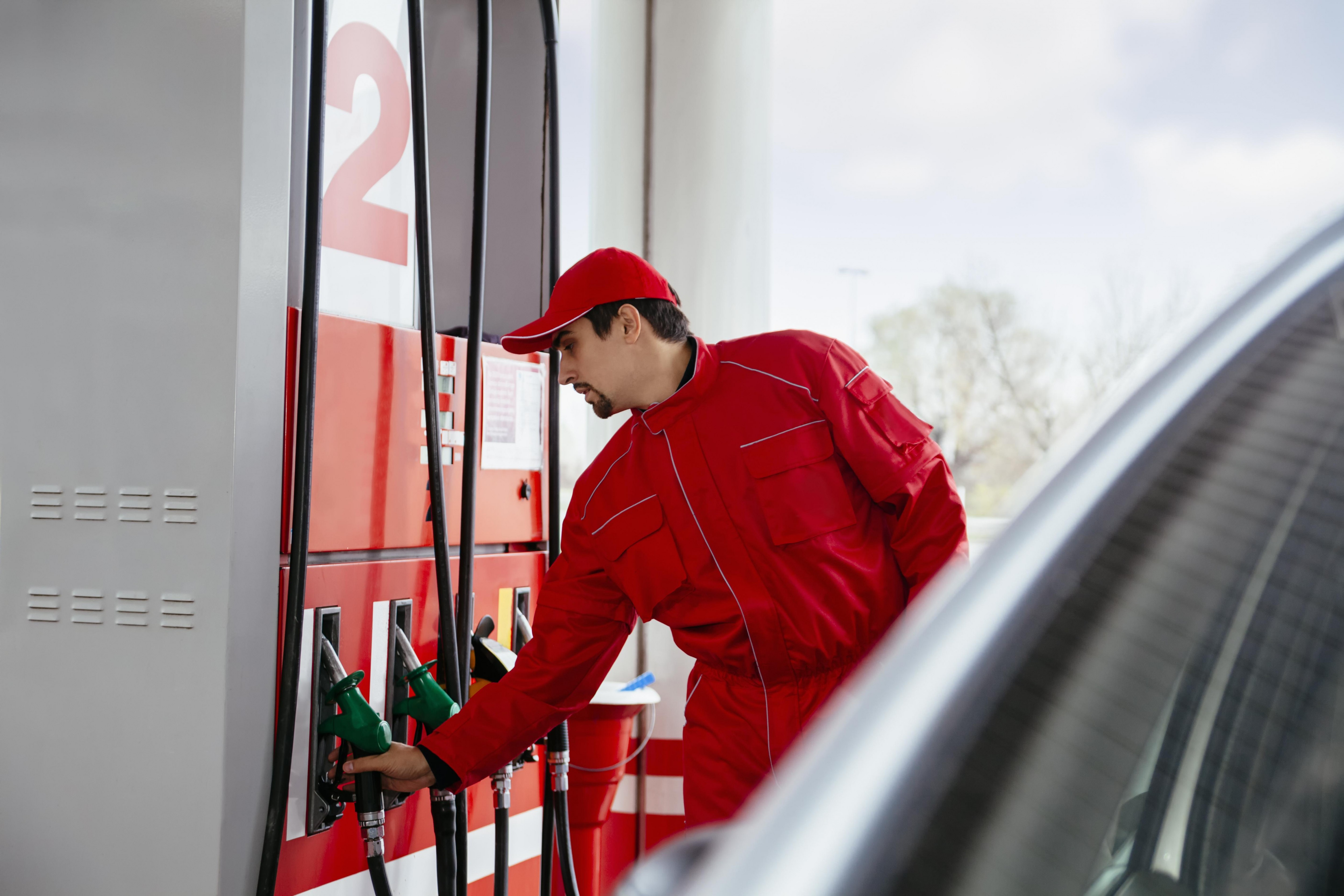 Średnia cena benzyny 95 wynosiła 20 lipca 5,68 PLN. Olej napędowy był tańszy o średnio 46 groszy. Na niektórych norweskich stacjach koszt jednego litra paliwa przekroczył 19 NOK.