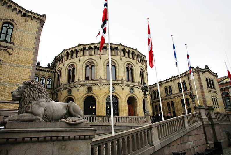 W wakacje czasowo nieczynna będzie też stacja przy norweskim Parlamencie.