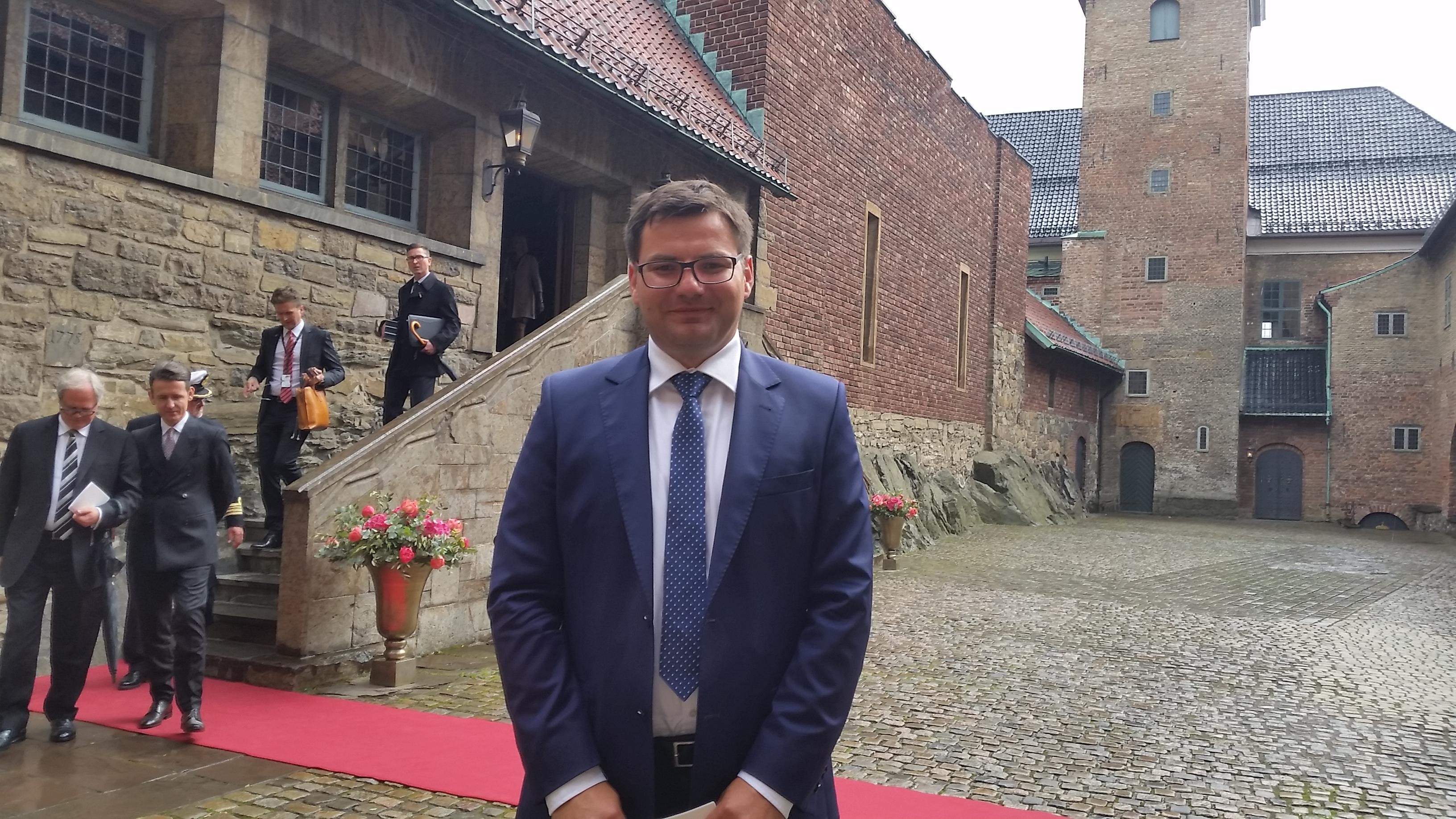 Nasz portal też był obecny na uroczystym śniadaniu. Na zdjęciu: Łukasz Brzeziński z Mojej Norwegii.