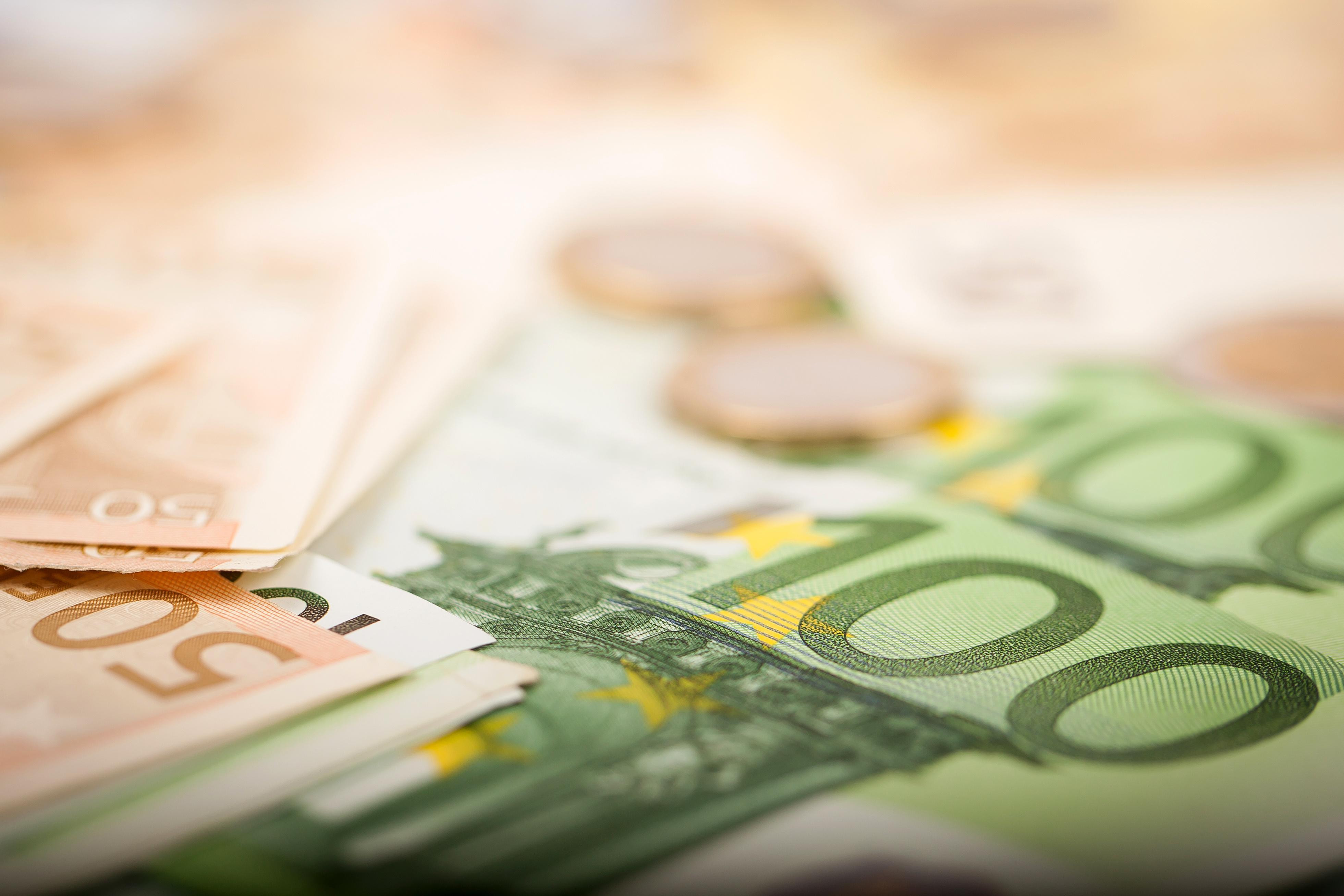 Od początku 2024 roku korona norweska traci względem euro, dolara amerykańskiego i m.in. złotówki.