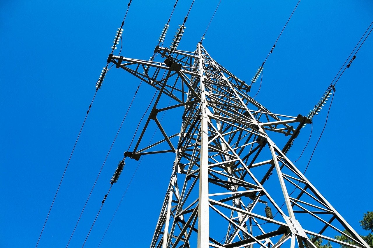 Za wysokie ceny energii elektrycznej większości europejskich państw odpowiadają m.in. rosnące koszty gazu ziemnego.