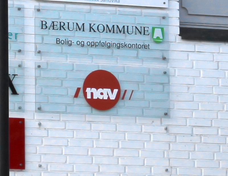 Szyld NAV w oddziale gminy Bærum.