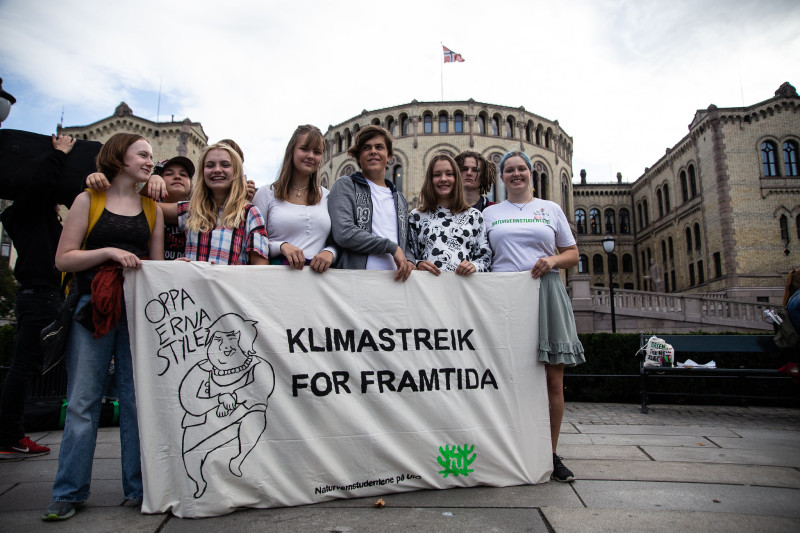 Strajki klimatyczne za każdym razem przyciągają większą liczbę Norwegów, którzy domagają się drastycznej zmiany obecnej polityki.