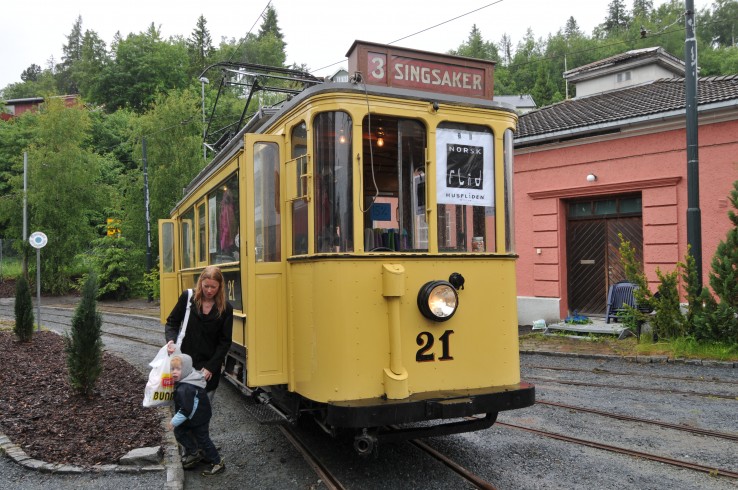 jeden z muzealnych tramwajów jeden z muzealnych tramwajów